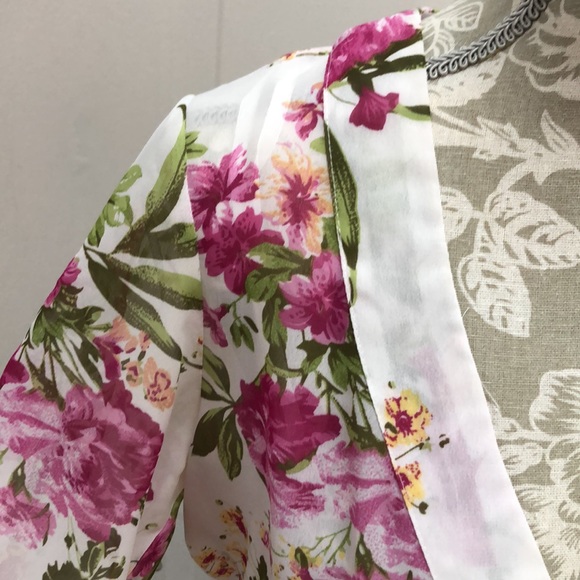 Floral top, sheer blouse. - Picture 2 of 7